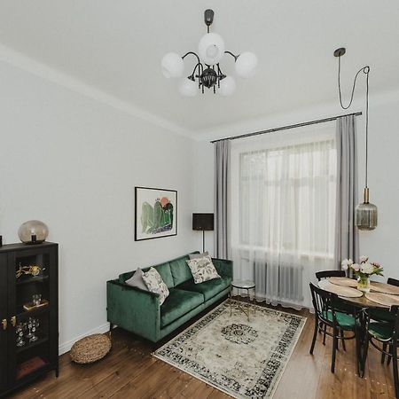 Cozy Apartment Near Zalgirio Arena By Urban Rent Каунас Екстериор снимка